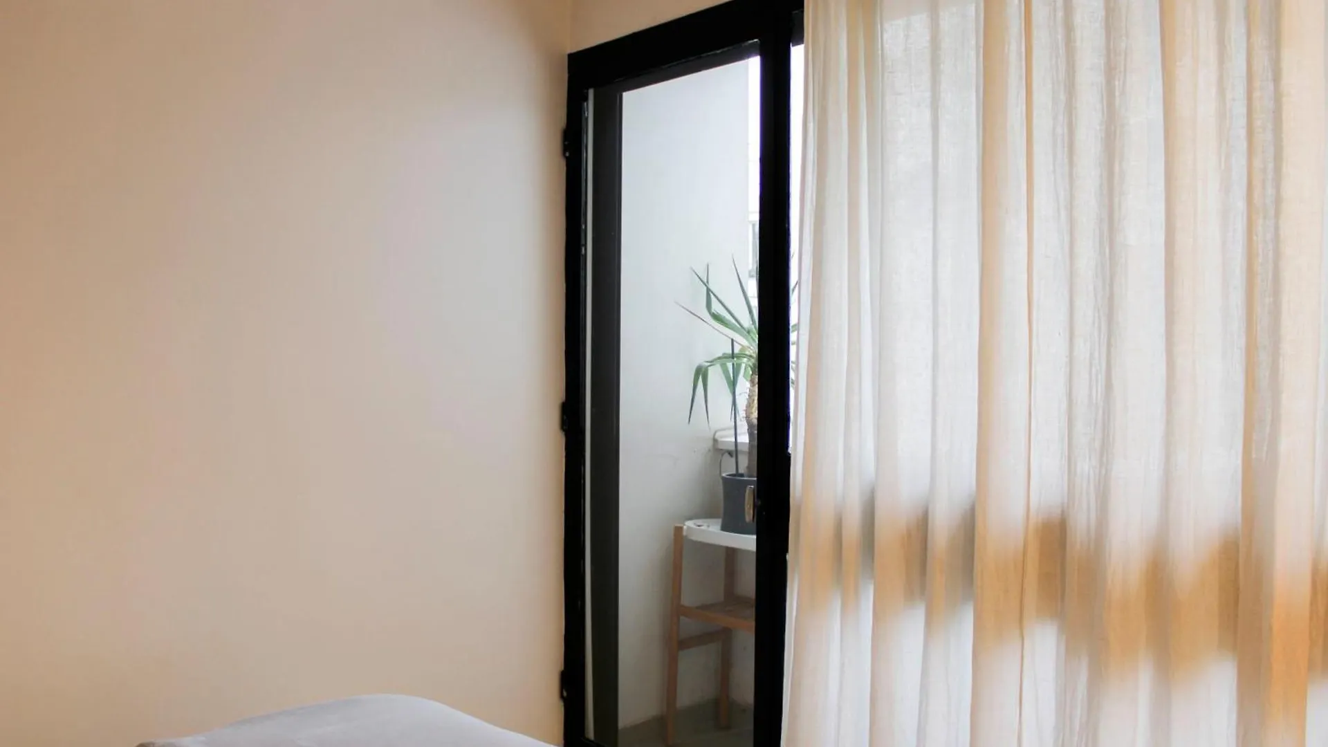Charming T2 With Balcony Near The Bastille パリ フランス