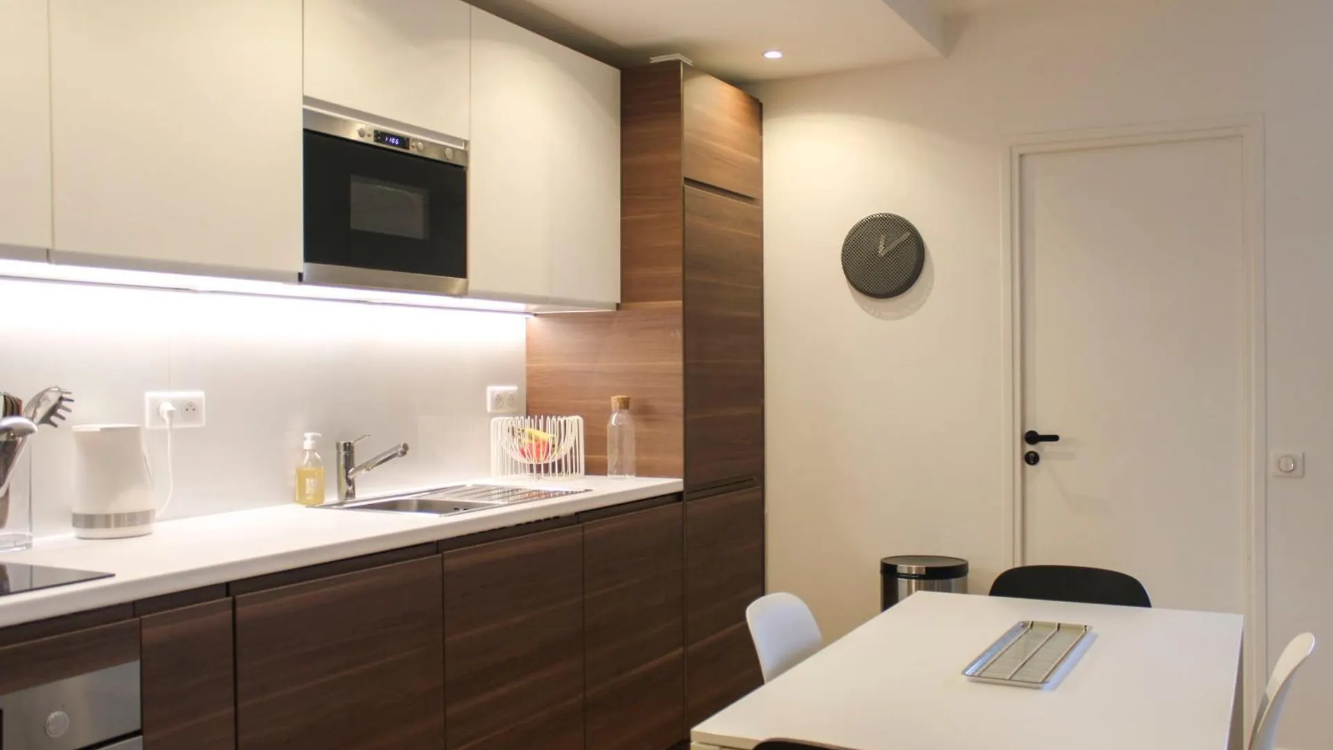 Charming T2 With Balcony Near The Bastille Paris Apartment